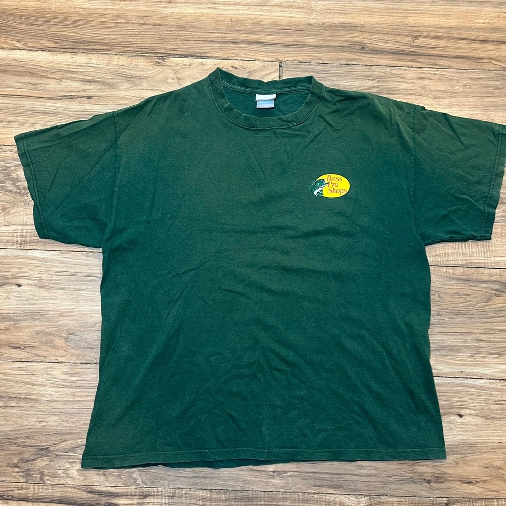 VTG. 90s Bass pro shops t-shirt! Sz. L